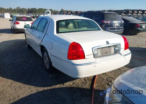 2004 Lincoln Town Car Signature из США, поврежденный, VIN 1LNHM81W14Y612400